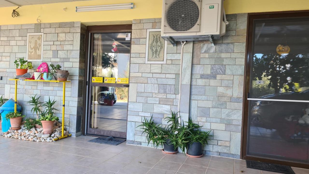 Villa George Néa Mákri Exterior foto