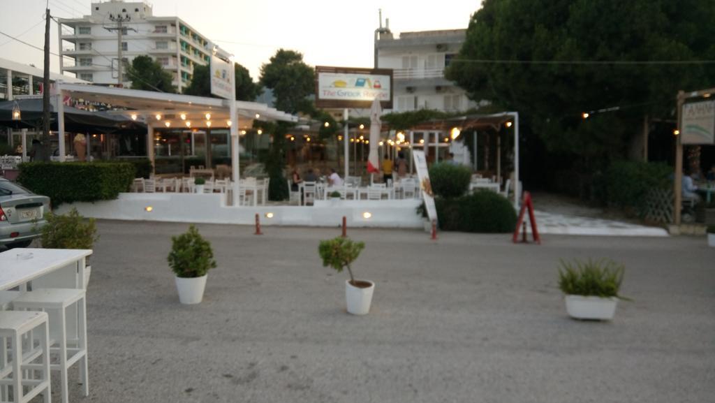Villa George Néa Mákri Exterior foto