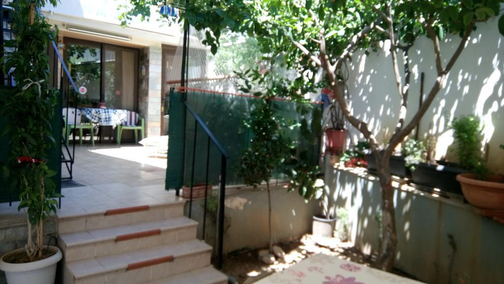 Villa George Néa Mákri Exterior foto